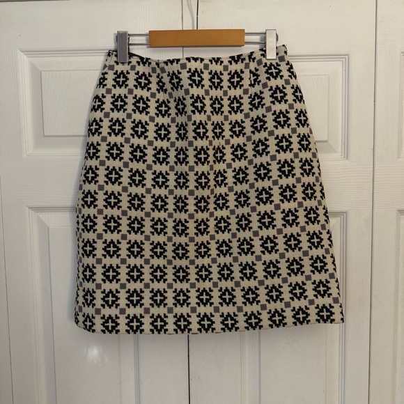 Vintage Dresses & Skirts - Vintage Black and Cream Mini Skirt. Freshly drycleaned.